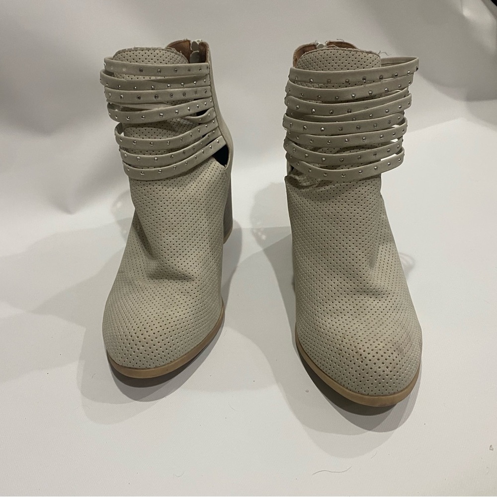 Women's Cream Ankle Boots dolce- size 9 - Picture 2 of 10